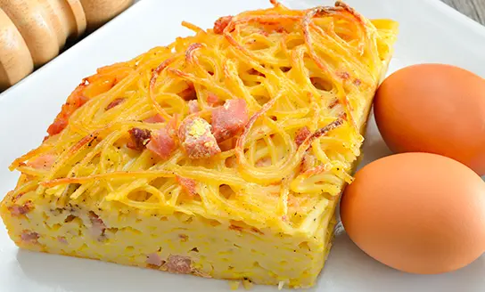 frittata di maccheroni dish from top