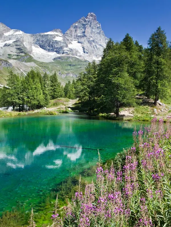 aosta valley lake and mountains